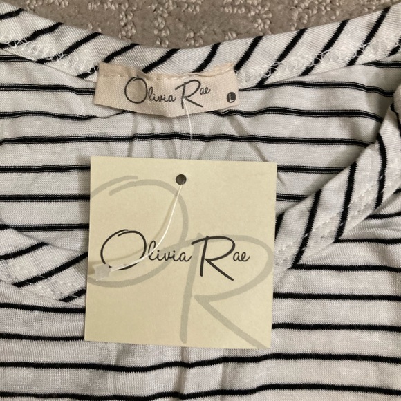 Olivia Rae top - Picture 2 of 4